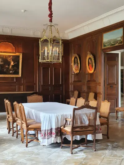 Salle à manger du château de Parentignat