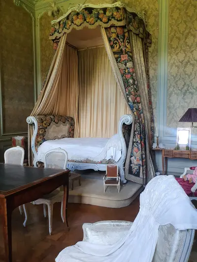 chambre avec lit empire