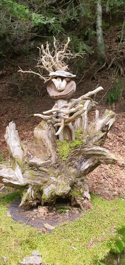 sculpture en bois sur le retour