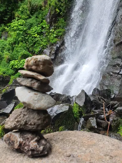 cairn empilement de pierres