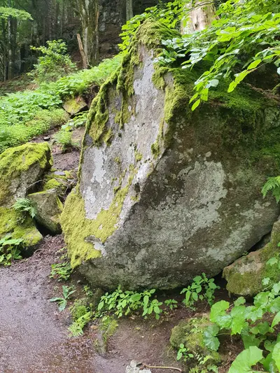 gros rocher volcanique