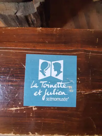 logo de la maison de toinette