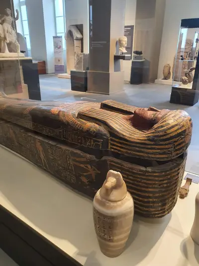 Sarcophage égyptien au musée Crozatier