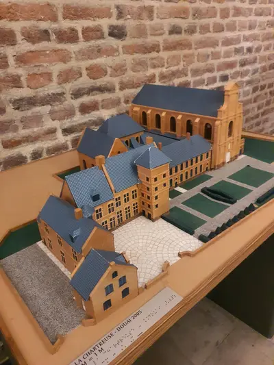 maquette avec les bâtiments actuels