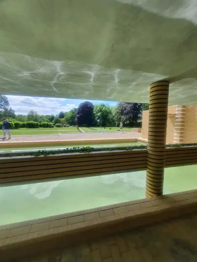 Piscine pour faire du sport et se détendre