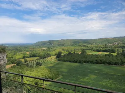 paysage sur l'itinéraire du train à vapeur champ