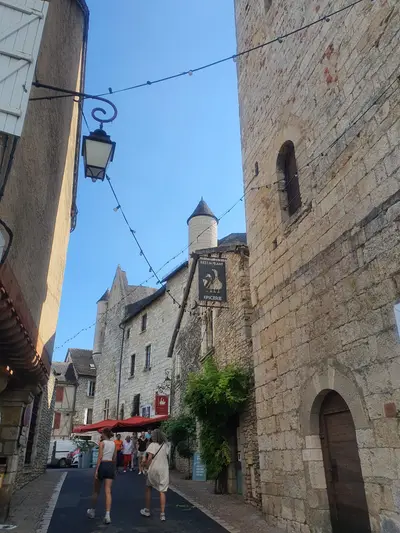 petite rue dans Martel