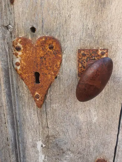 poigné de porte et serrure en forme de coeur