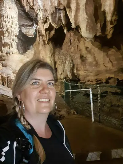 émerveillement devant la beauté de la grotte