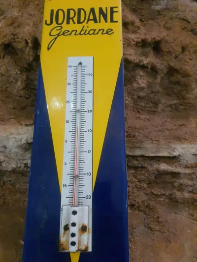 thermomètre indiquant la température de la grotte