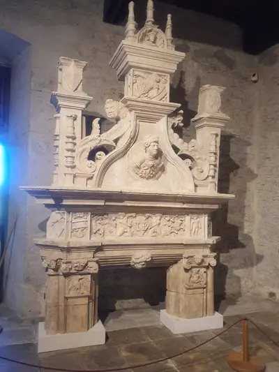 cheminée en pierre