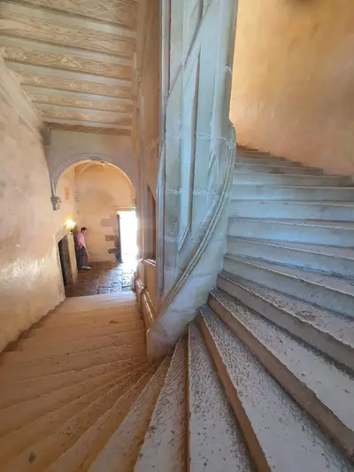 escalier à vis en pierre
