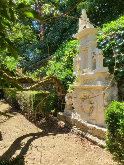 dans le chateau de montal