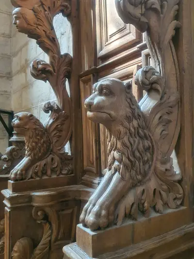 fauteuil de moine pour la messe