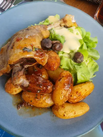 pommes de terre et confit de canard