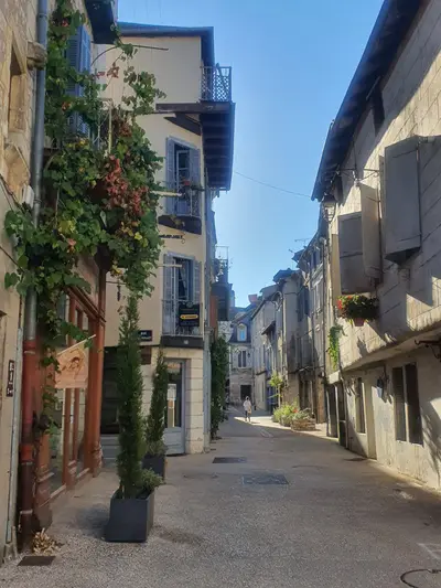 rue la matin sans piéton