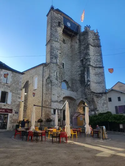 terrasse devant église