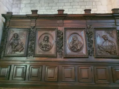 sièges pour les religieux
