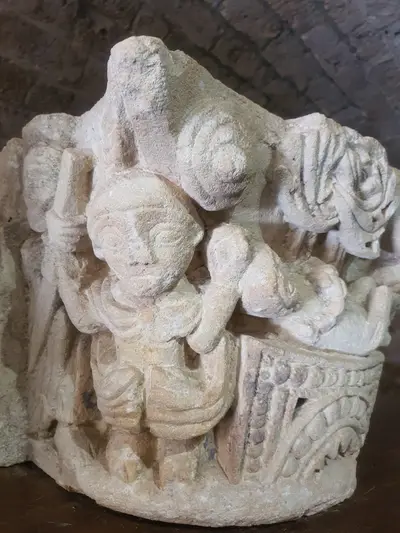 chapiteau avec un homme