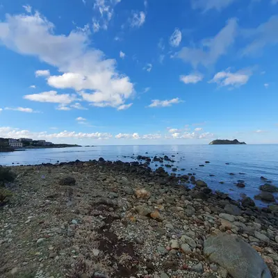 plage et vue sur l'île