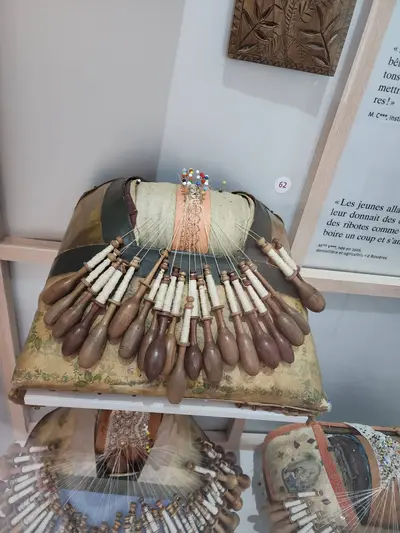 Carreaux d'anciennes dentellières au musée de Retournac