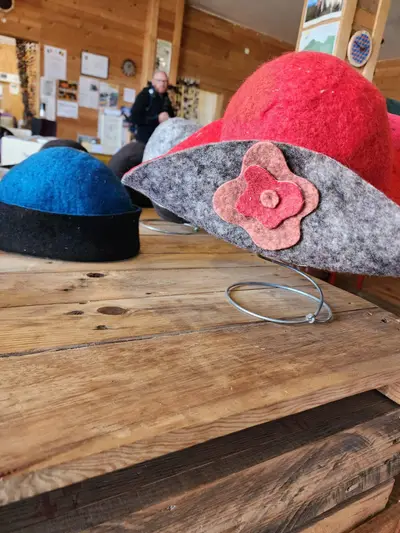 Ateliers de la bruyere saugues laine feutree chapeaux scaled