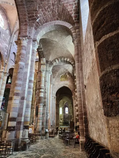 Basilique saint julien de brioude transept 1 scaled