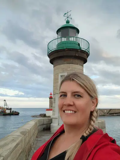 Florandophoto devant le phare de Bastia