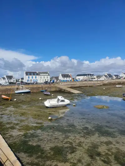 Bateaux de plaisance petit port de Kérity