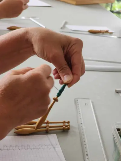 Bobinage à l'atelier dentelle de Retournac