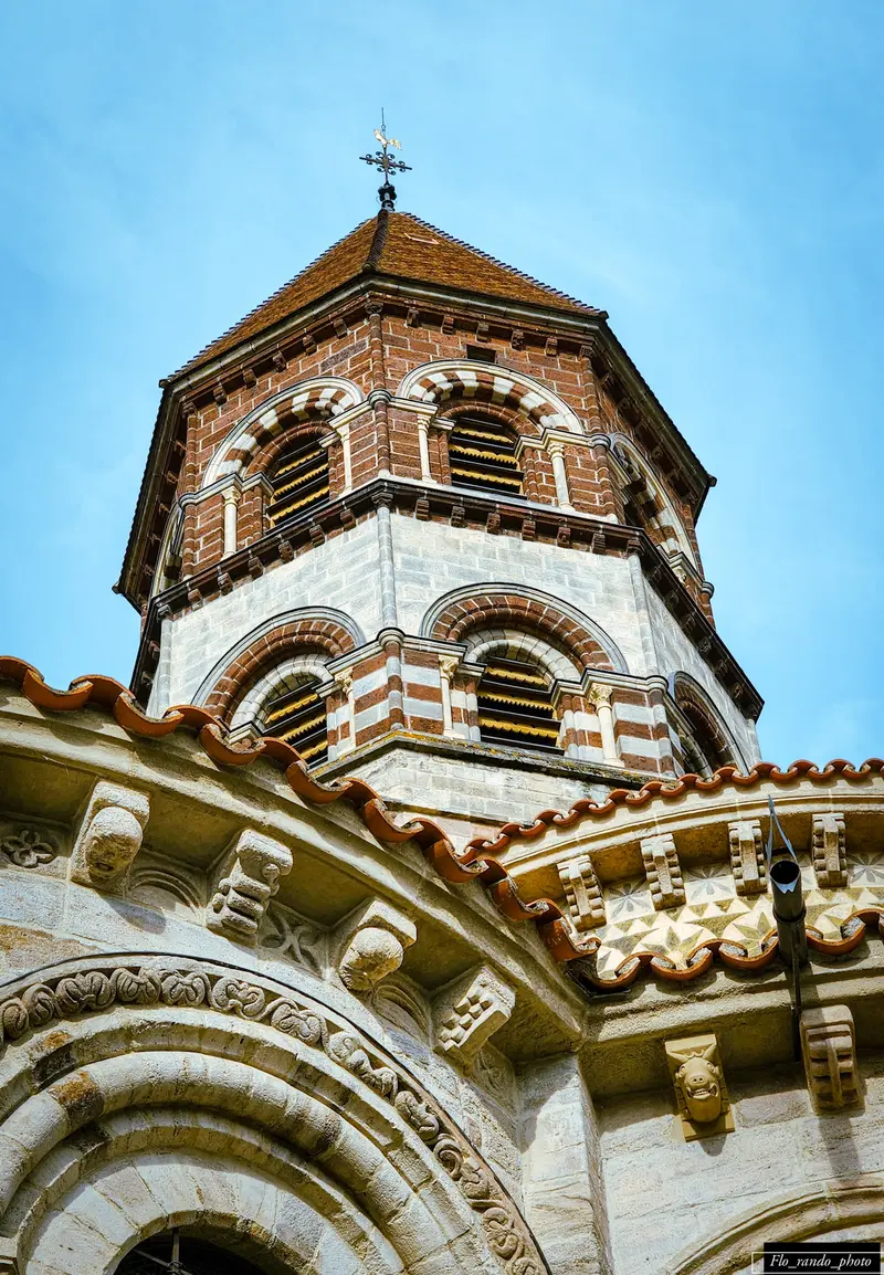Clocher et chevet de la basilique Saint-Julien à Brioude
