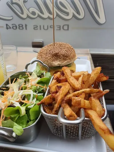 Burger frites crêperie du Vieux Pont à Bono