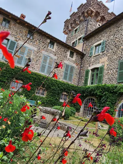Tour avec des créneaux du château de Chavaniac-Lafayette