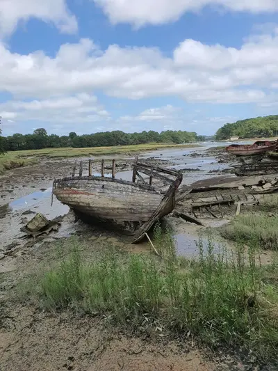 Cimetière à bateaux Le Bono