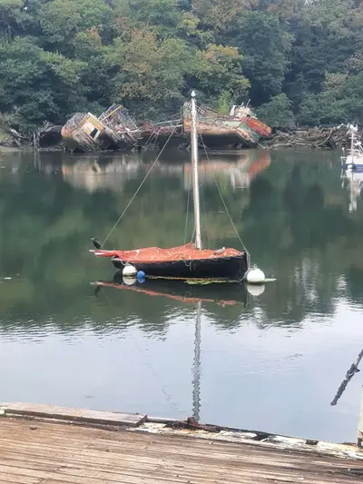 Cimetière à Bateaux Port Rhu