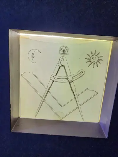 Compas et équerre