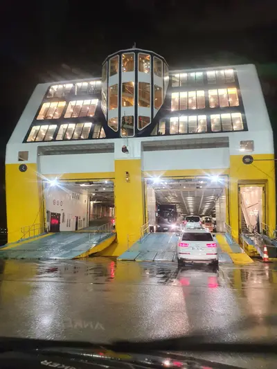 Embarquement dans le ferry