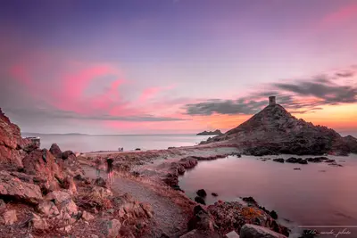 Coucher de soleil rose iles sanguinaires ajaccio