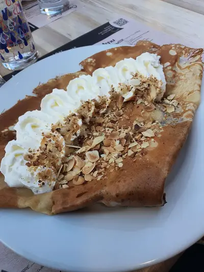Crepe chantilly restaurant skipper concarneau