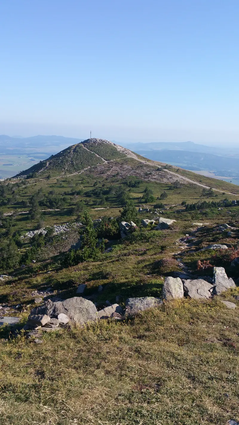 Vue sur la Croix de Mézenc