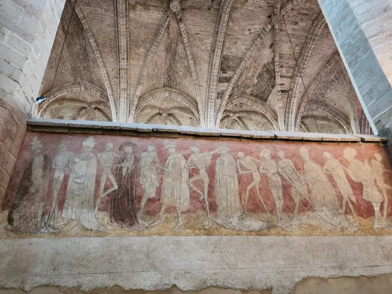 Panneau de la danse macabre à l'abbaye de La Chaise-Dieu