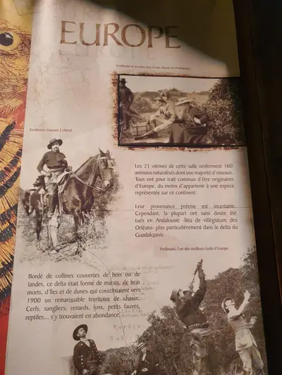 Panneau parlant des voyages de Ferdinand d'Orléans