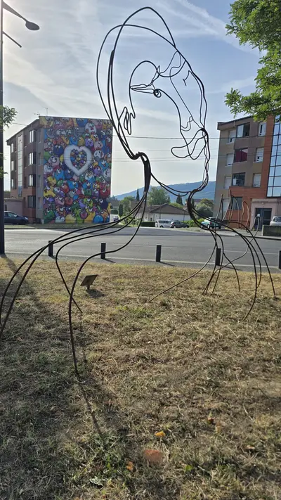 oeuvre en fils métalliques