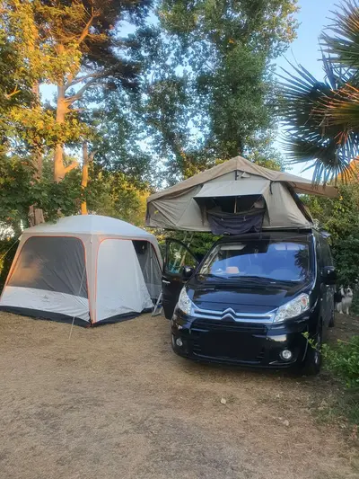 Emplacement au camping de la torche