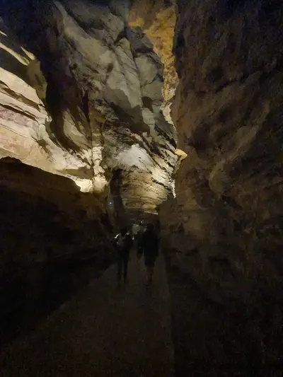 Evolution dans une galerie du gouffre de Padirac