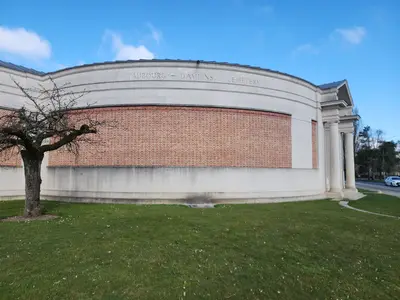 extérieur du cimetière du Faubourg d'Amiens