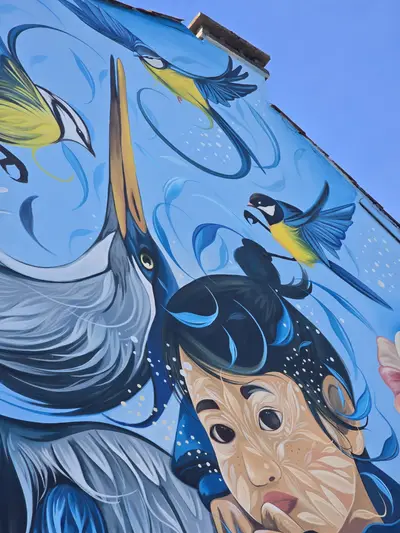 fresque fille oiseaux