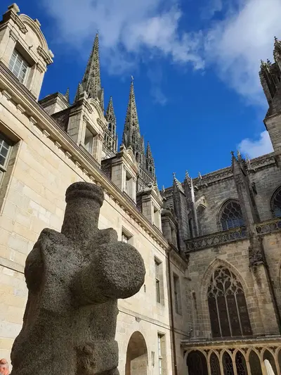 Deux flèches cathédrale Saint Corentin à Quimper