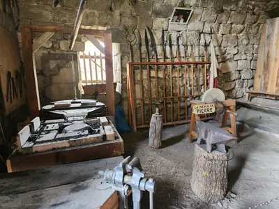 Forge avec outils