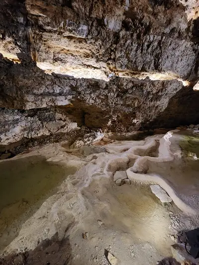 Gours au gouffre de Proumeyssac